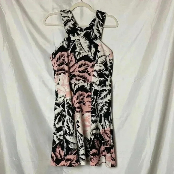 Woman express dress - Picture 1 of 6